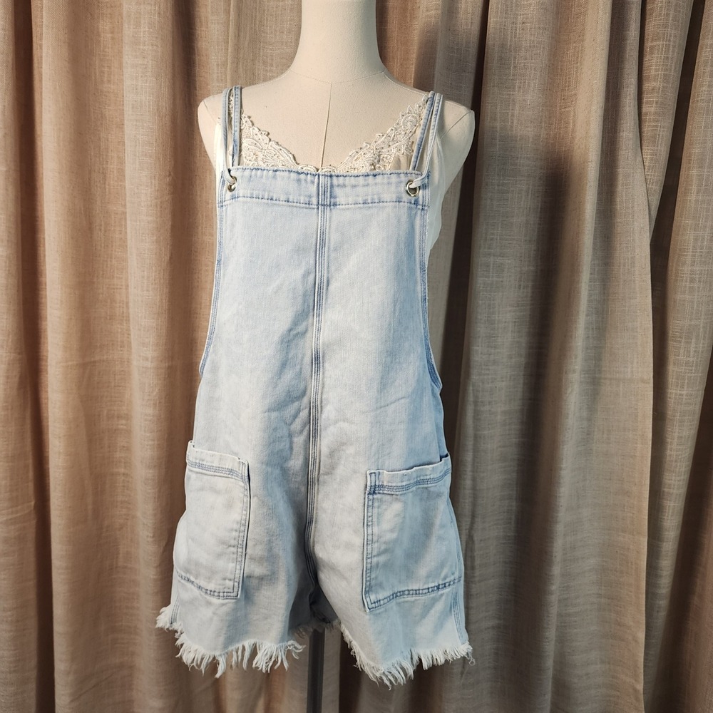 Aerie Women Large Light Wash Denim Shortalls Distressed Raw Hem Overalls L